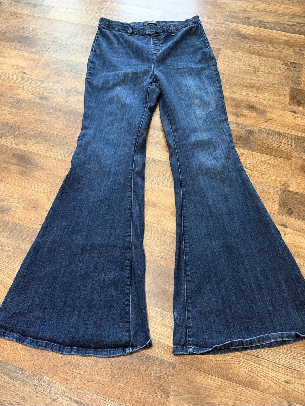 Judy Blue Pull on Flare Jeans